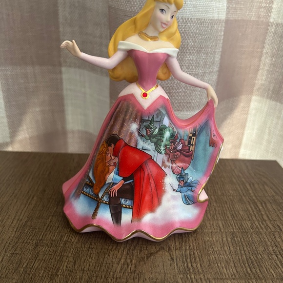 Disney 2004 Bradford Editions Collection - Picture 3 of 6